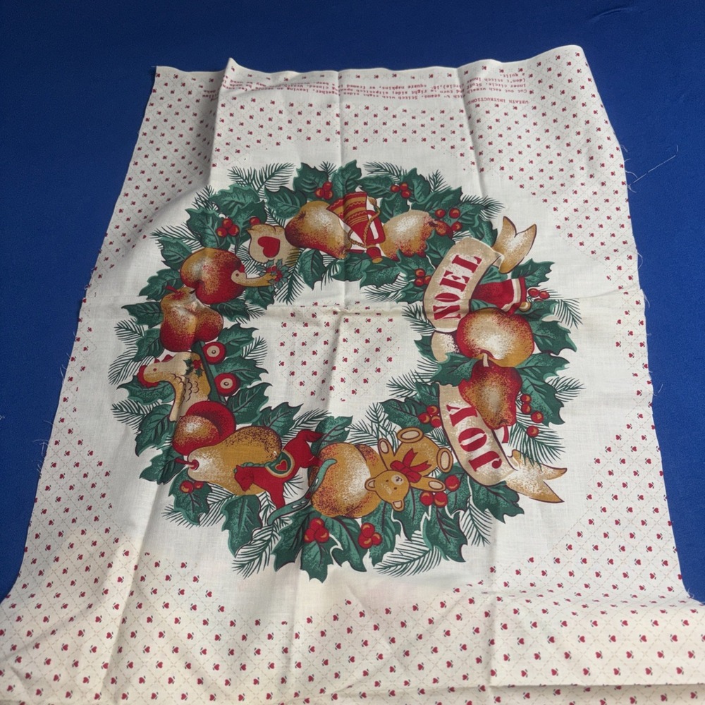 Vintage Christmas Wreath-Quilt-Pillow Cotton 2 Square Panel Ameritex Cut-n-Sew - Picture 2 of 7